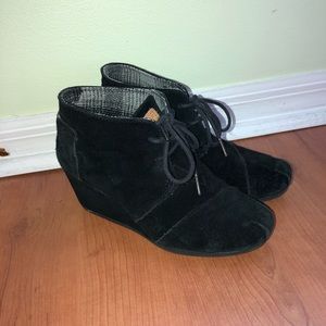 Toms wedge booties!